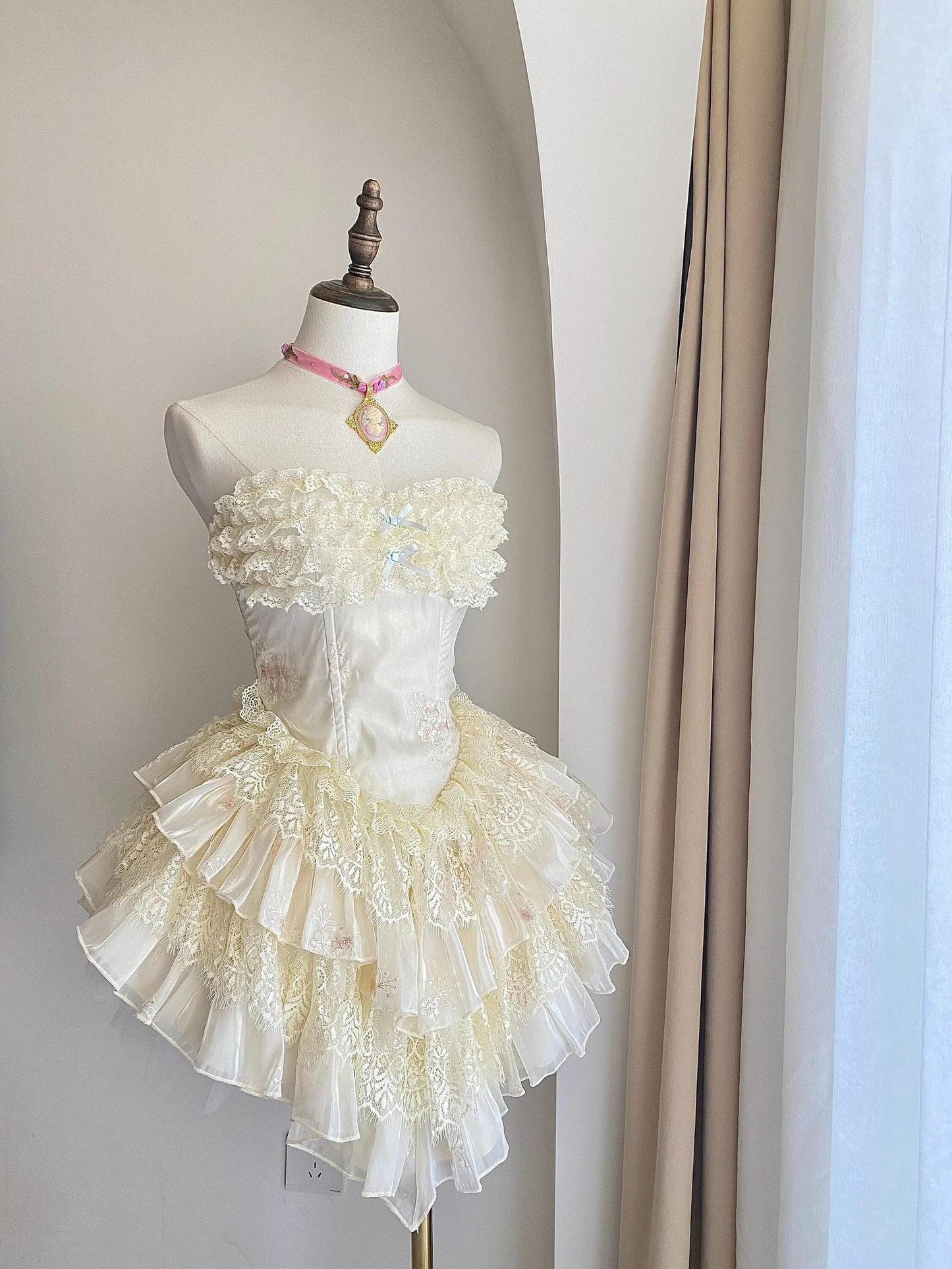 Creamy Lace Marie Antoinette Style Short Dress