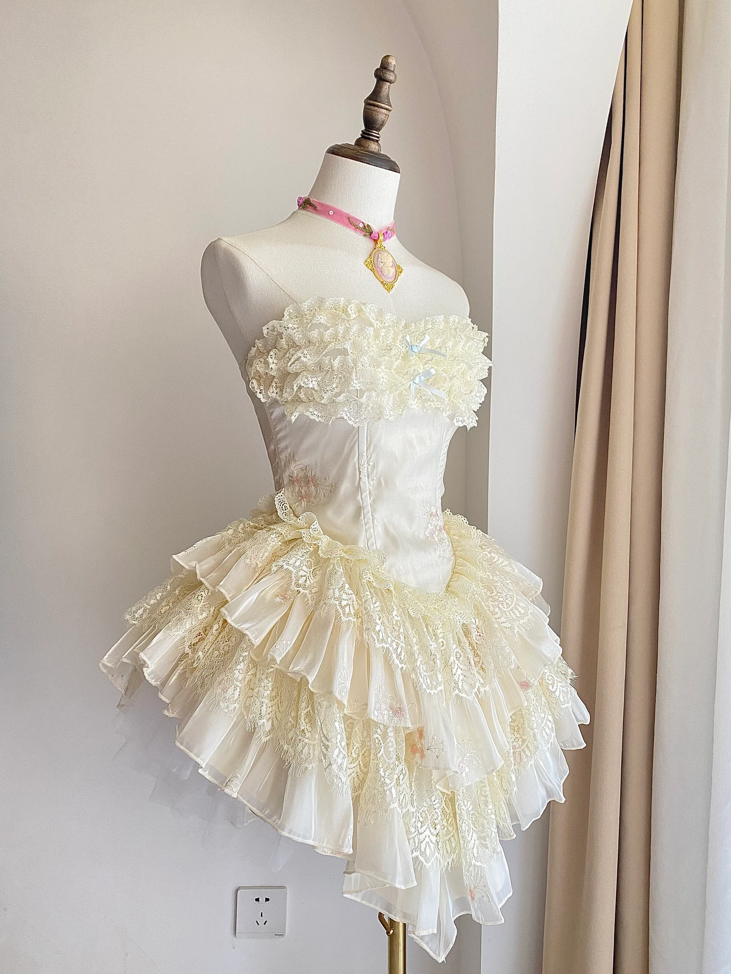 Creamy Lace Marie Antoinette Style Short Dress