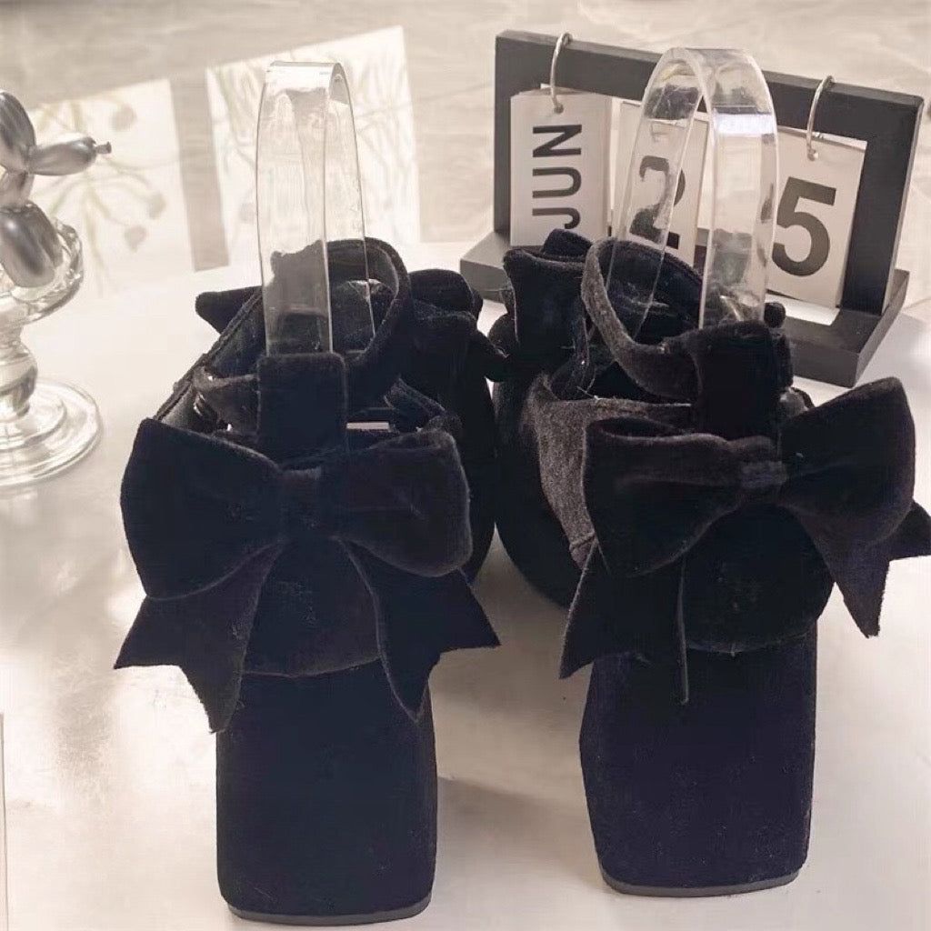 ♡ Girl Tina ♡ - Velvet High Heels