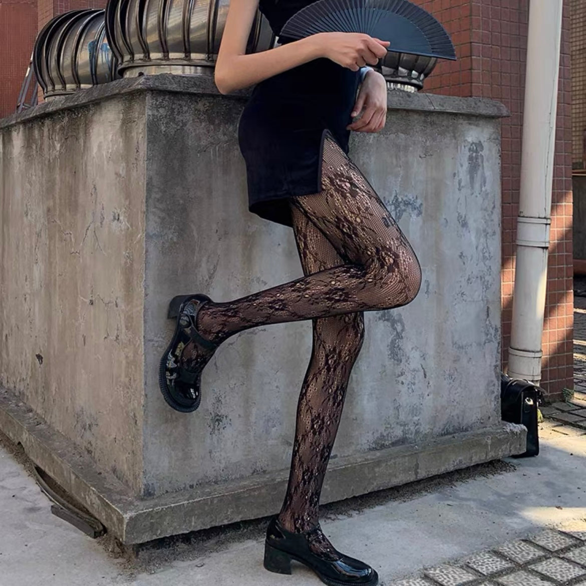 โก Rose Fishnet Tights โก