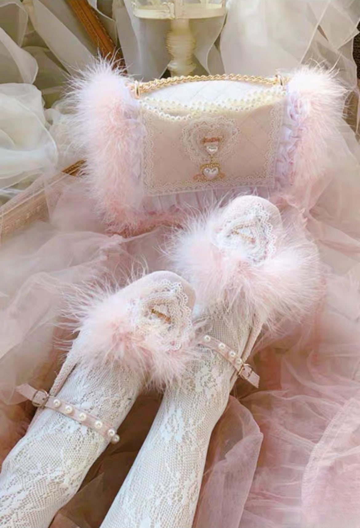 ♡ Swan's Heart ♡ - Feathered Mid Heels