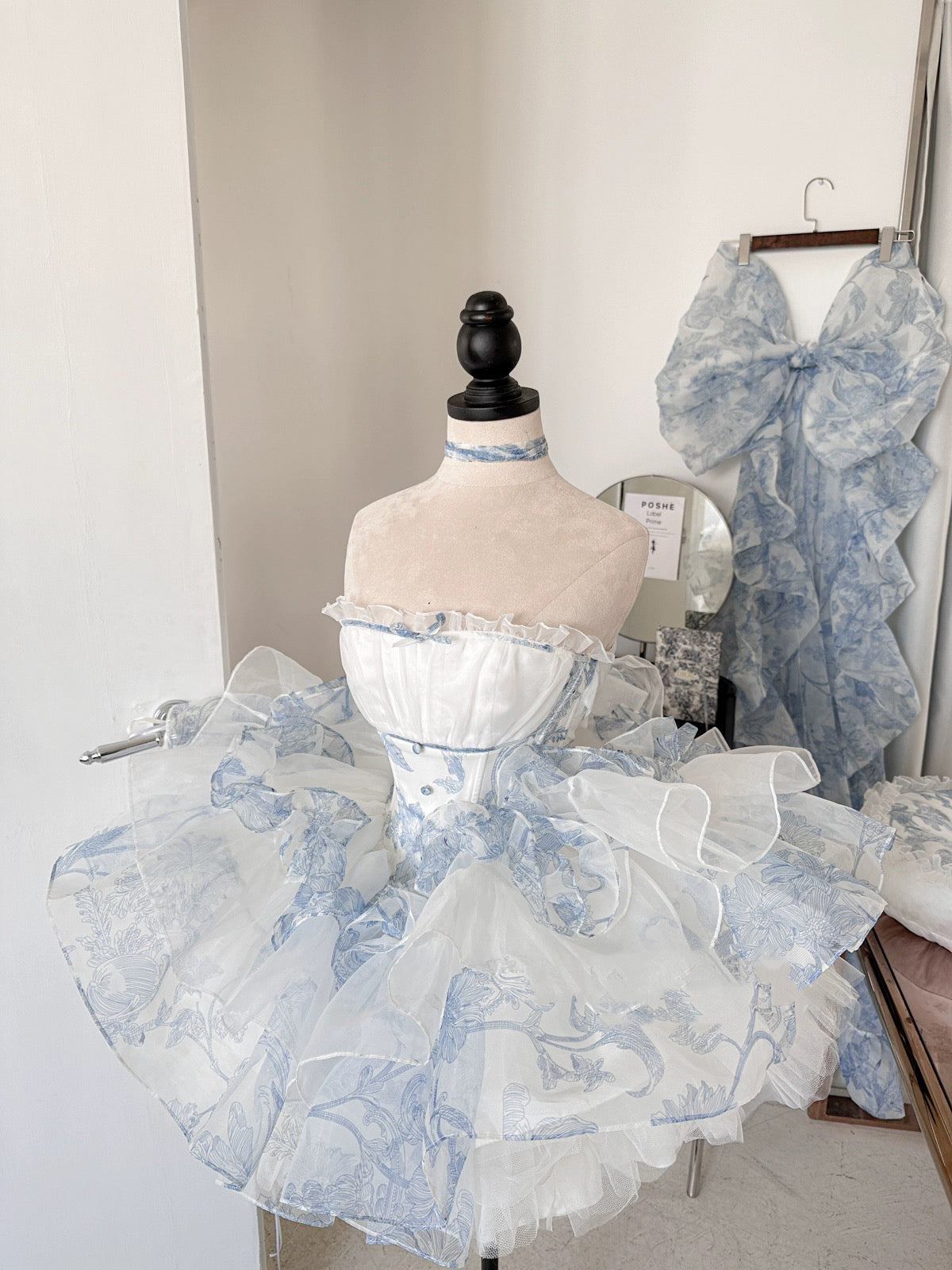 โก Porcelain Doll โก - Princess Dress