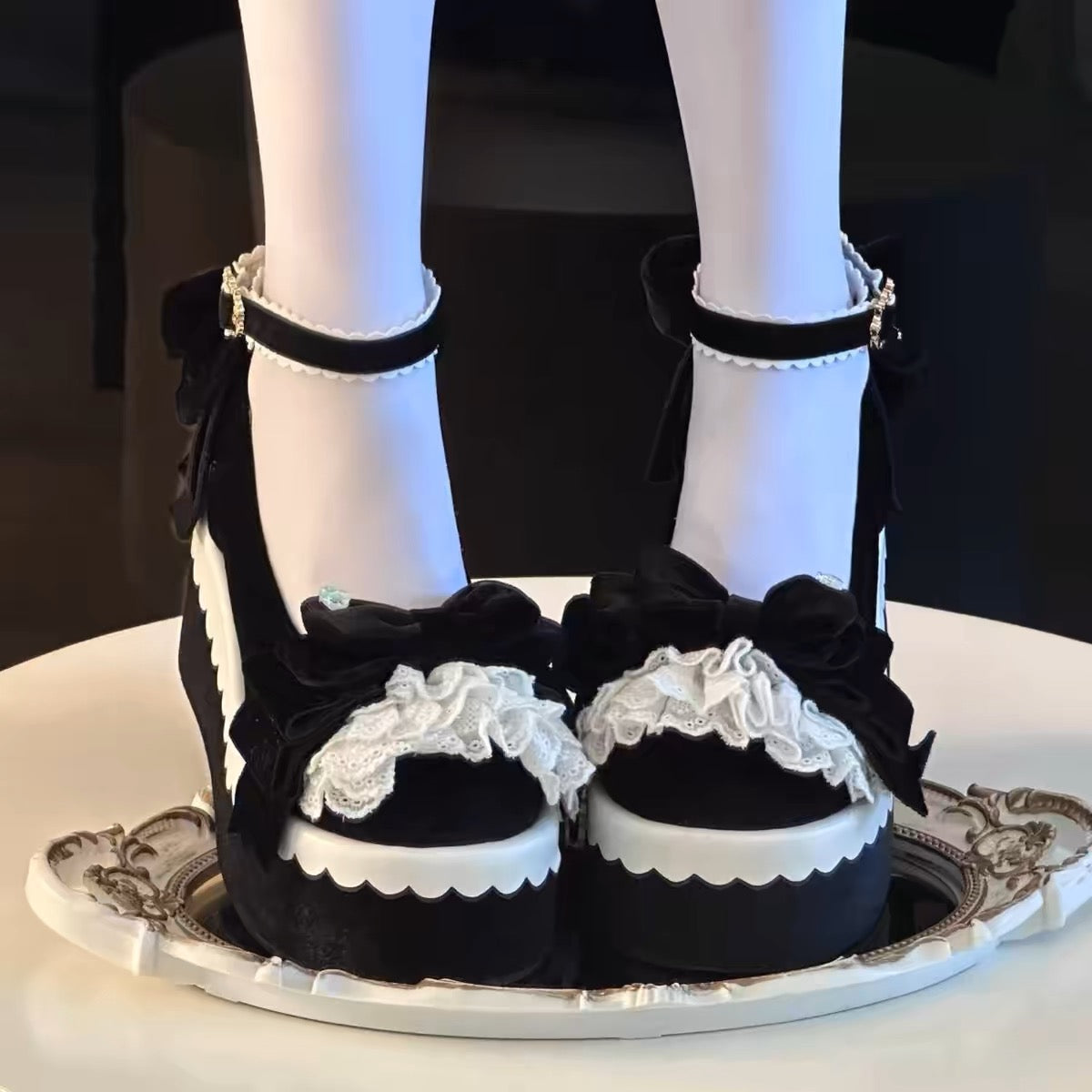 ♡ Stack Cake ♡ - Velvet Platforms